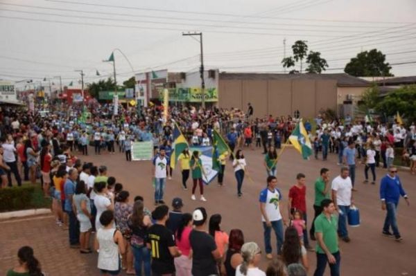 São Francisco do Guaporé celebra 7 de Setembro com Desfile Cívico em comemoração ao Dia da Independê