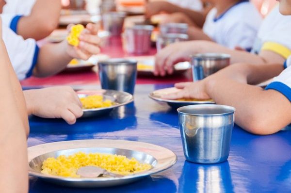 Kits de alimentos serão destinados aos alunos carentes no município